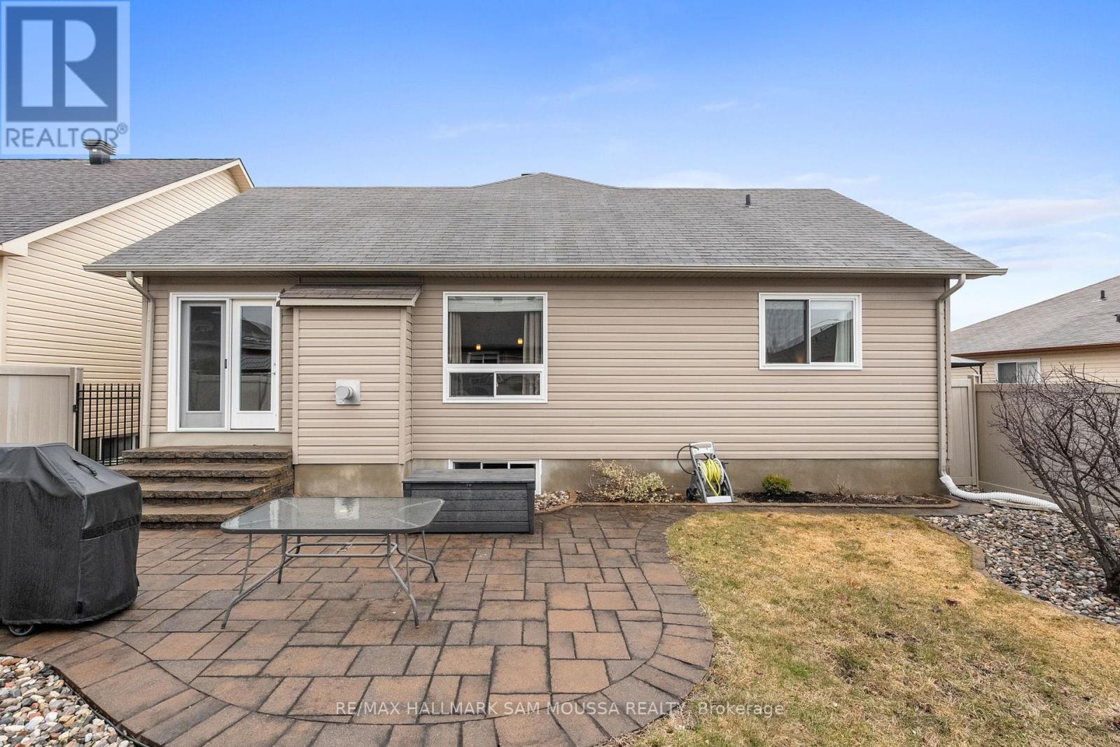 631 ROBERT HILL STREET - 34