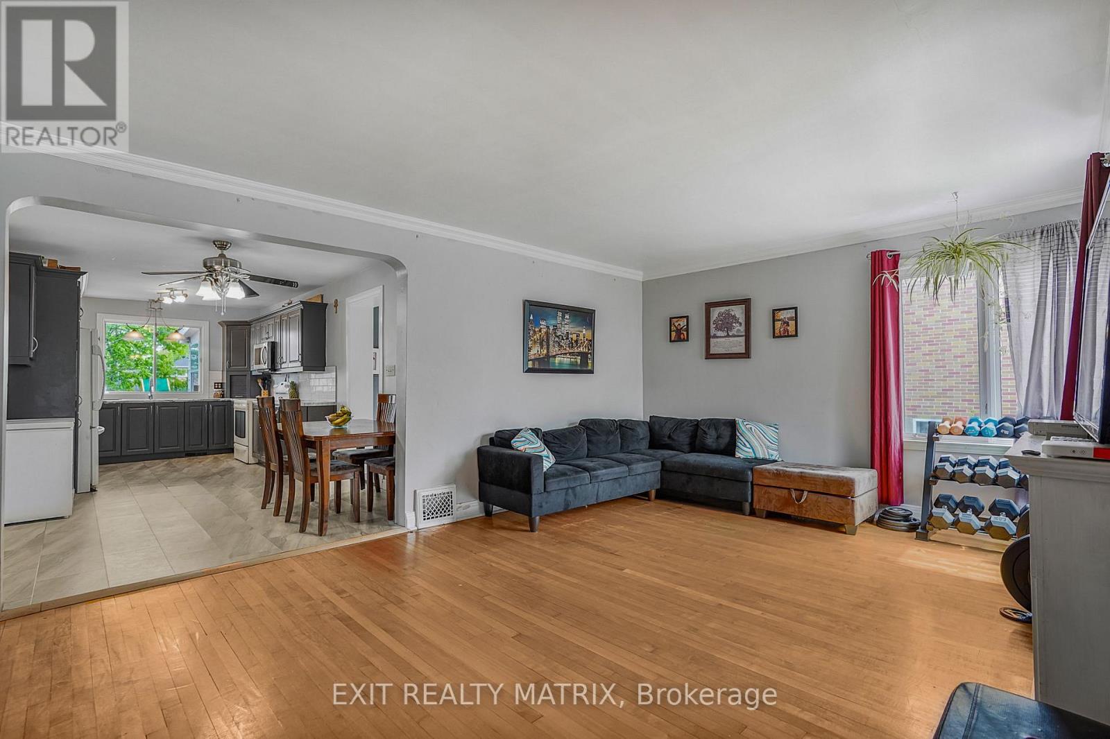 453 GARNEAU ROAD - 10