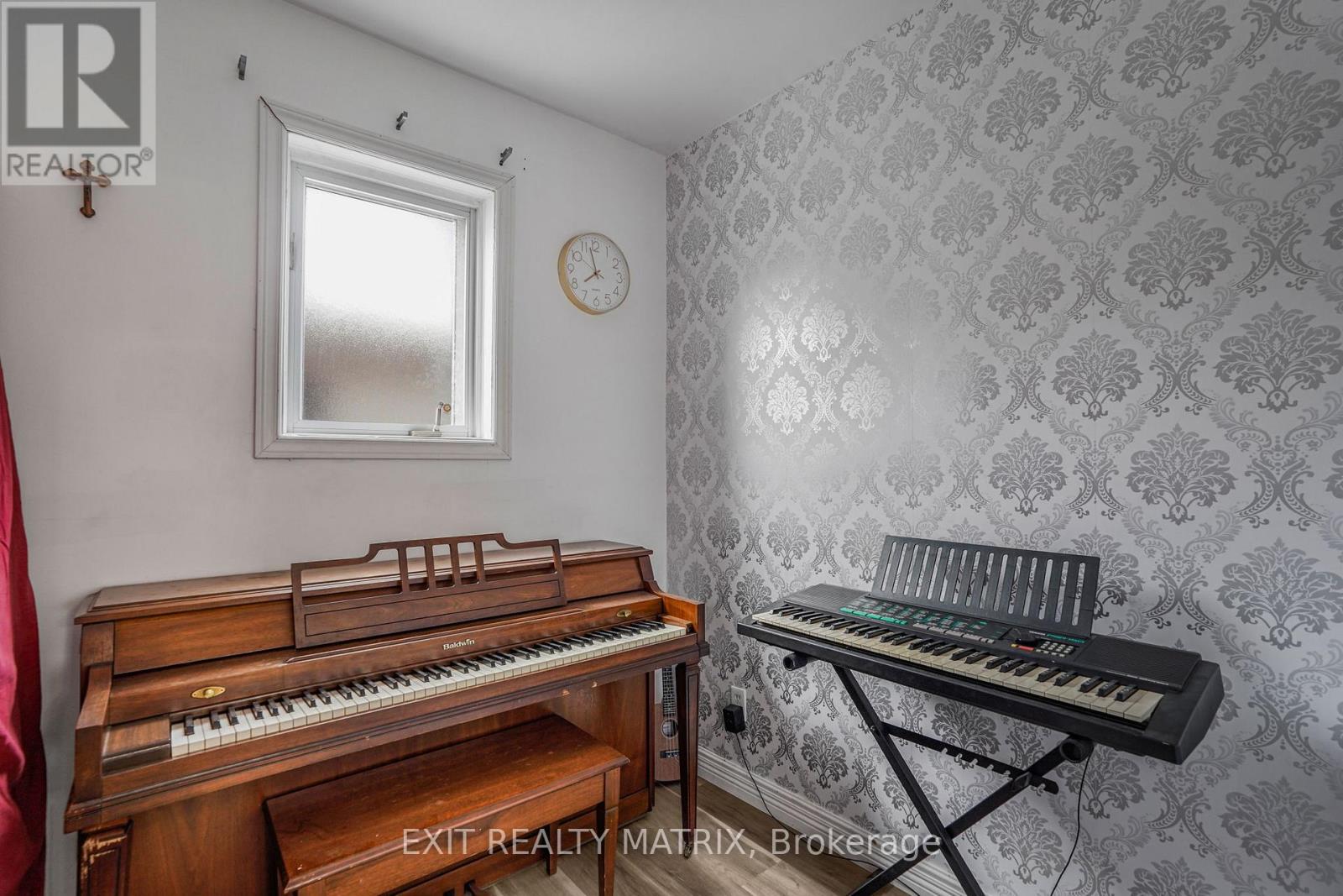 453 GARNEAU ROAD - 12