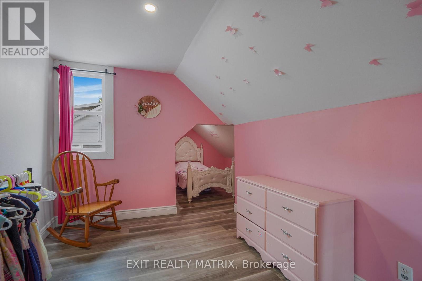 453 GARNEAU ROAD - 17
