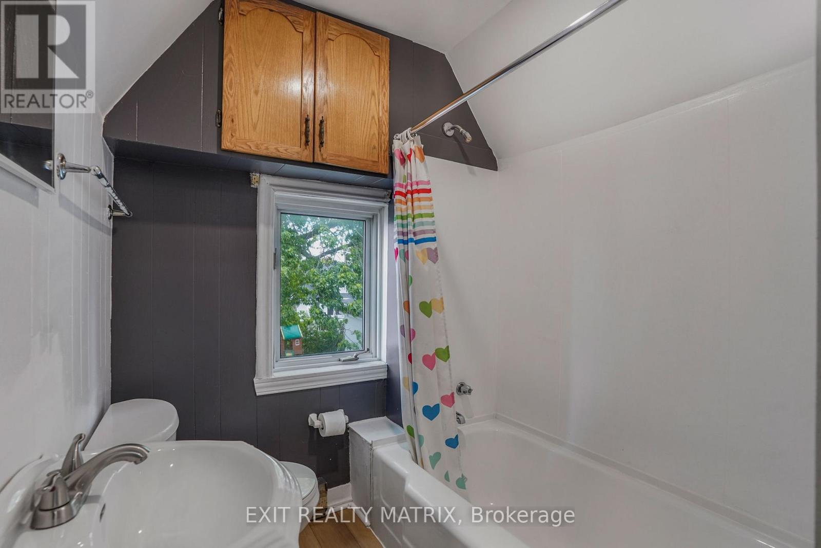 453 GARNEAU ROAD - 23