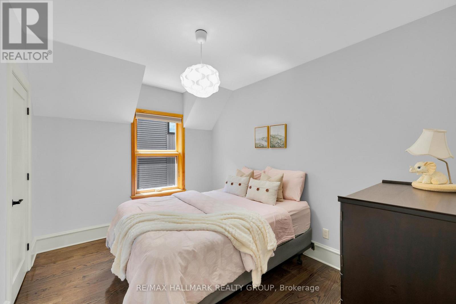 376 WINONA AVENUE - 19
