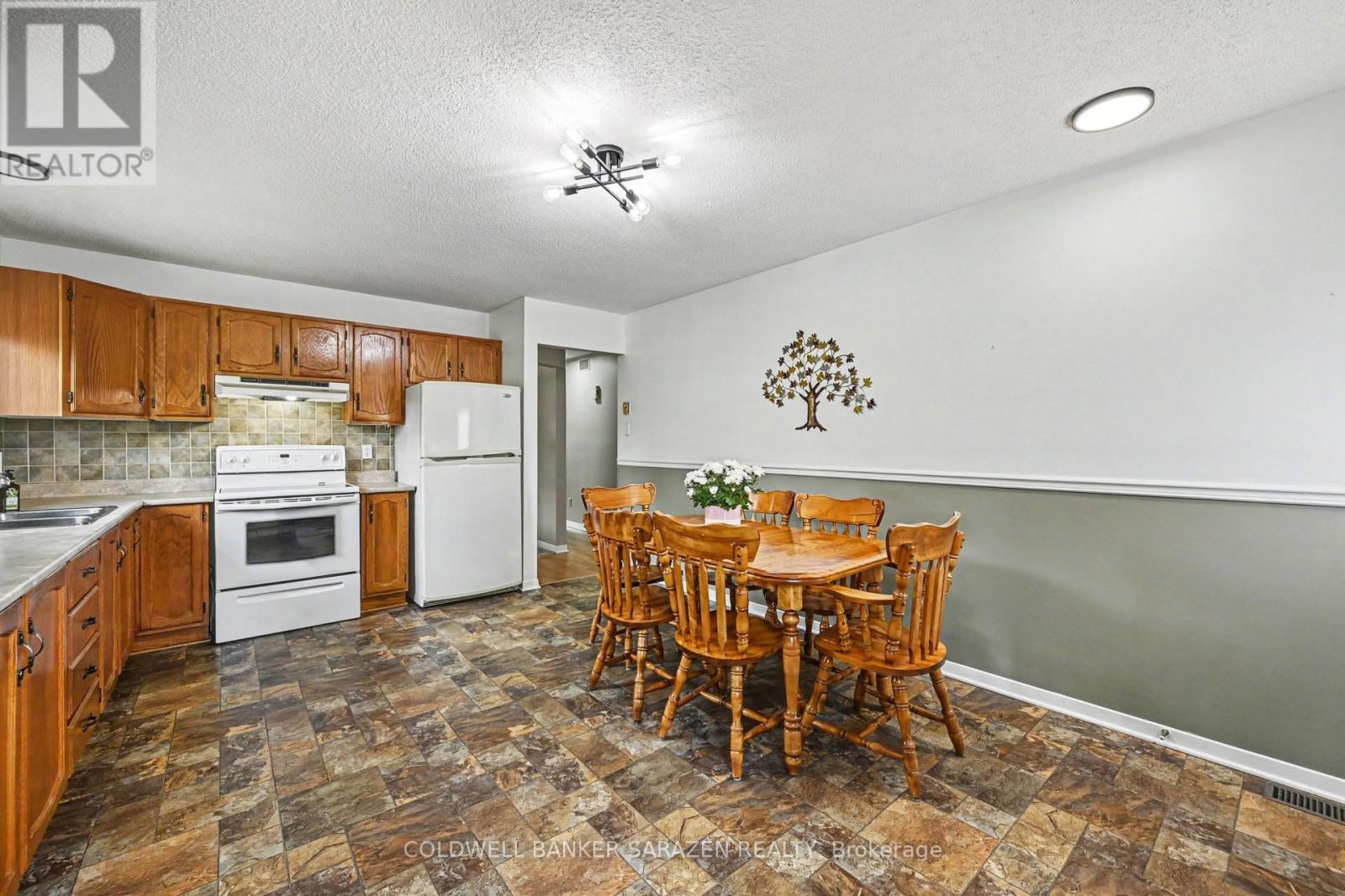 258 ALLAN DRIVE - 12