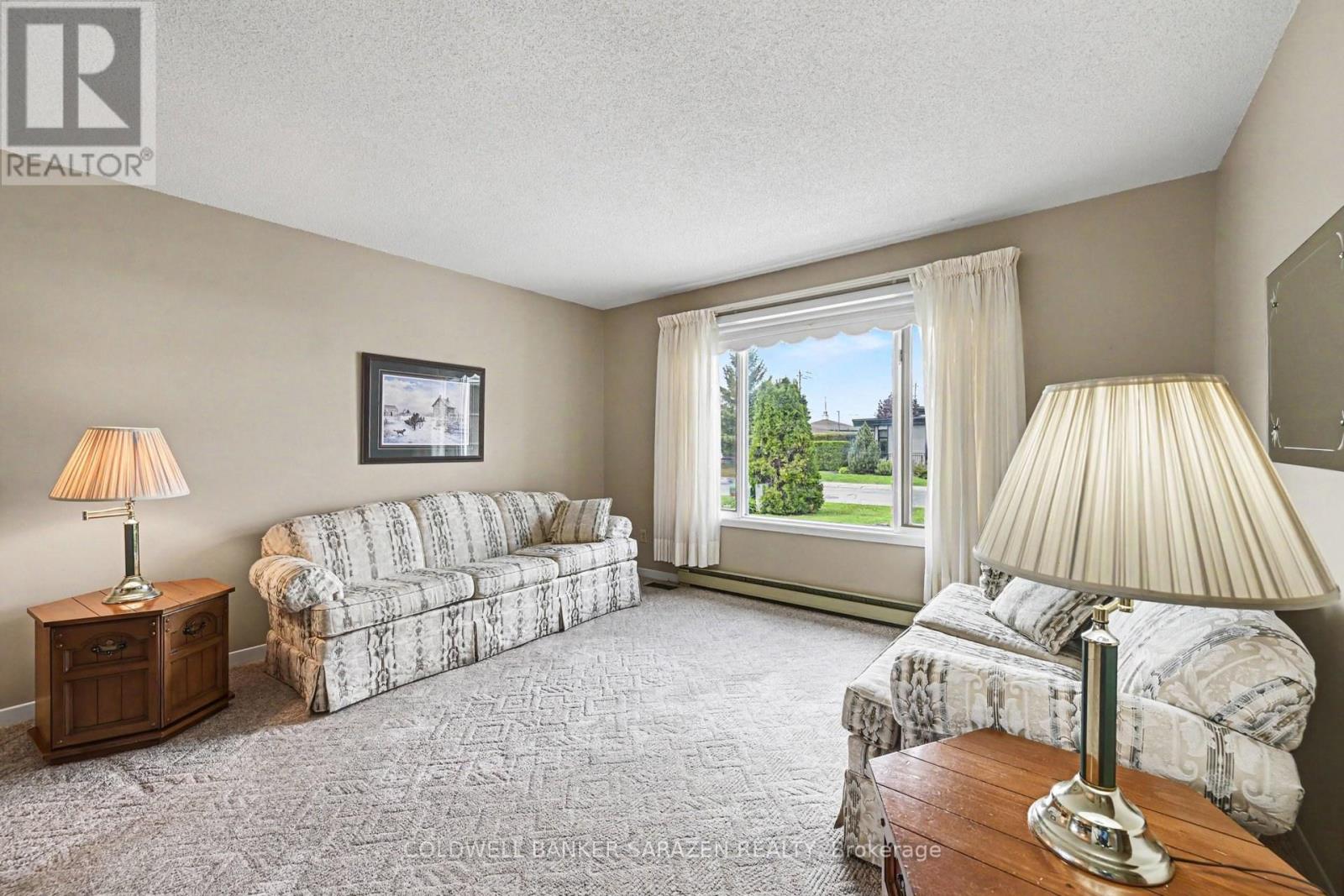 258 ALLAN DRIVE - 5