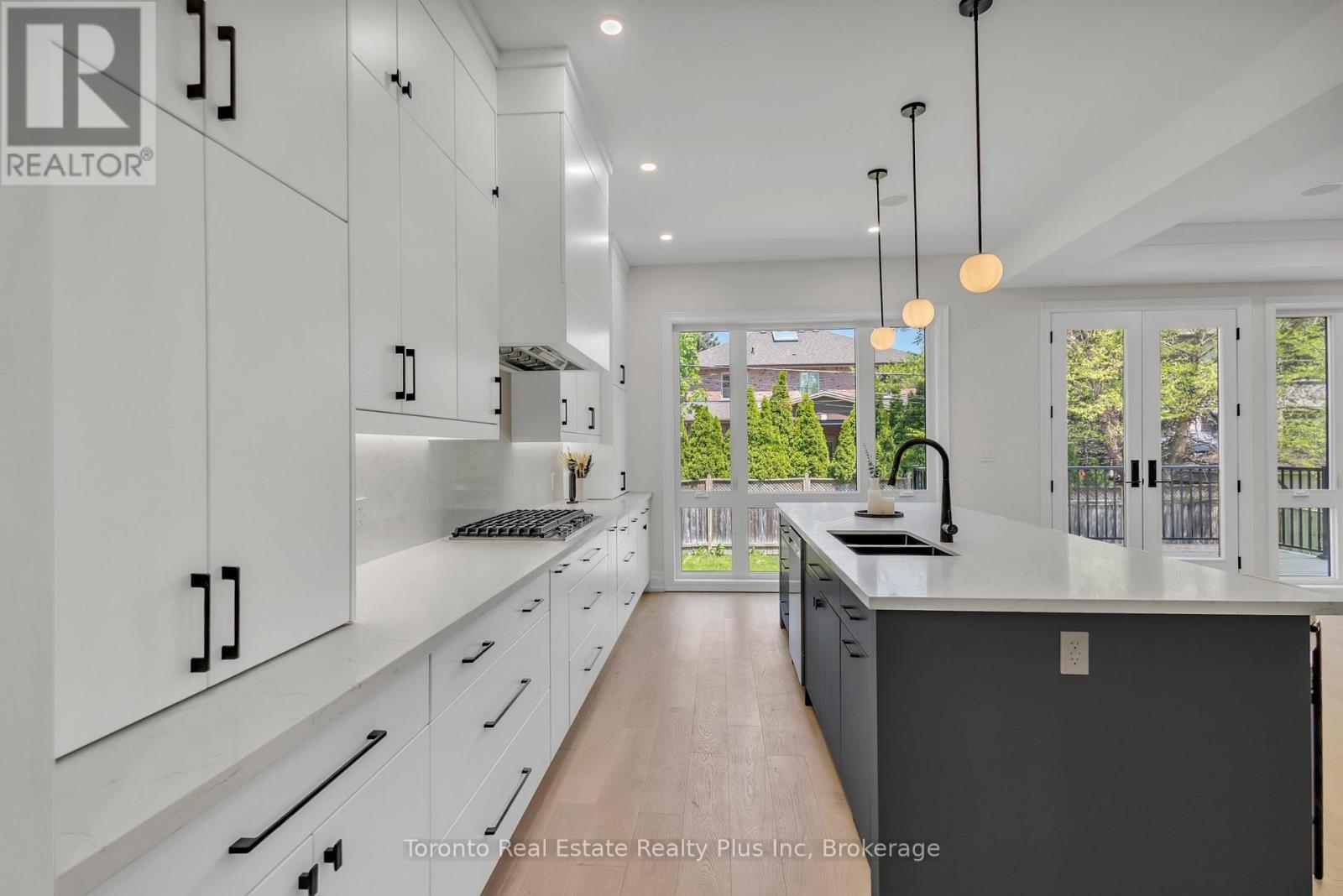 25 CRONIN DRIVE - 4