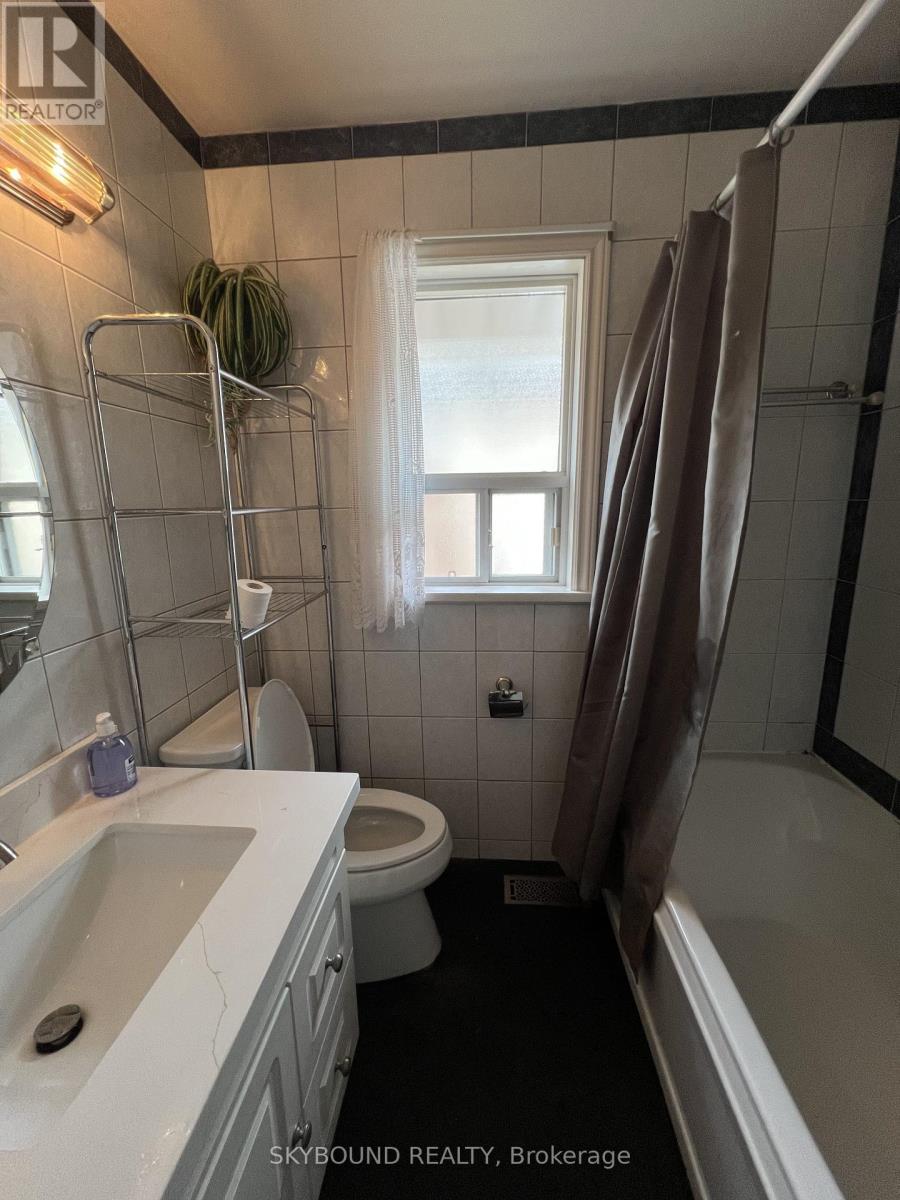 33 BRADSTOCK ROAD - 16