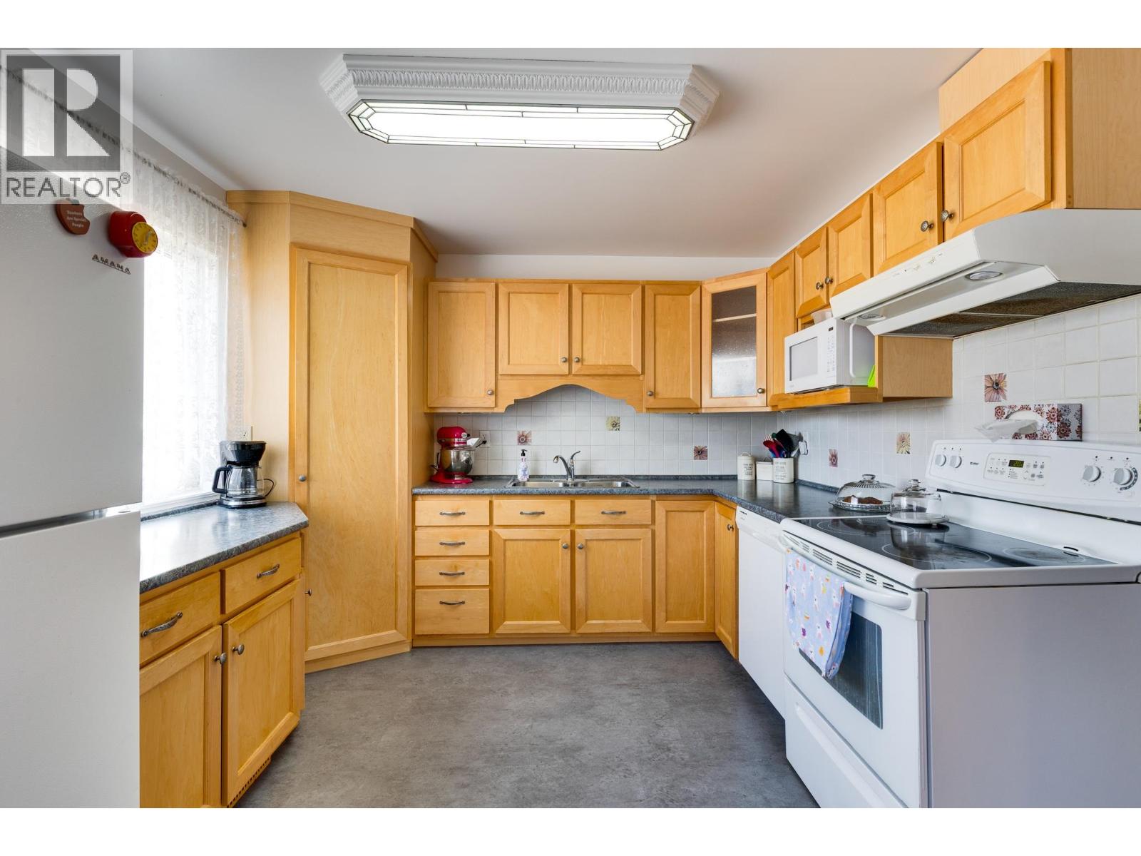 6177 CALEDONIA CRESCENT - Image 2