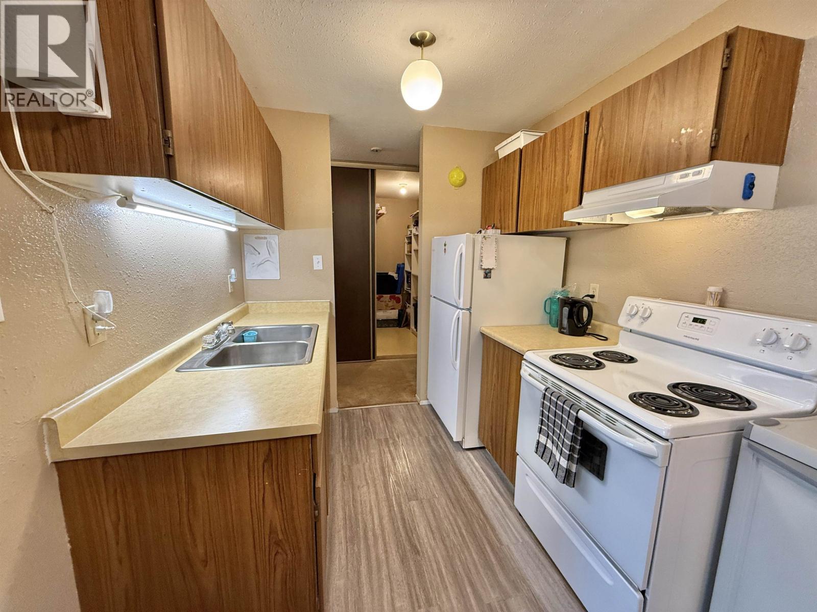 #203 398 RODDIS DRIVE - 6