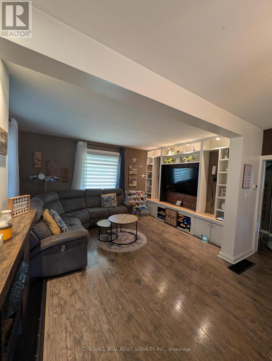 763 BOYLE DRIVE - 18