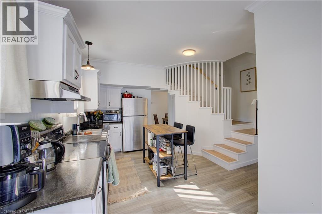 101 JOHN Street E - 15
