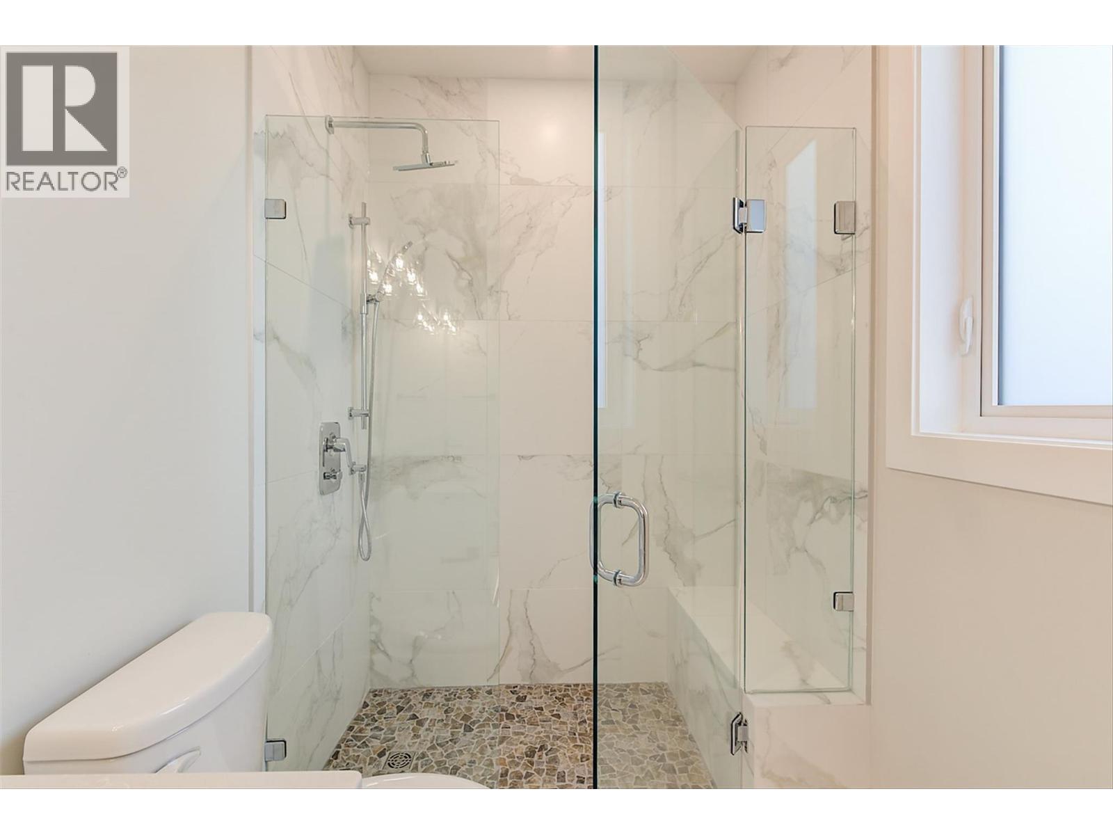#4 732 Coopland Crescent - 16