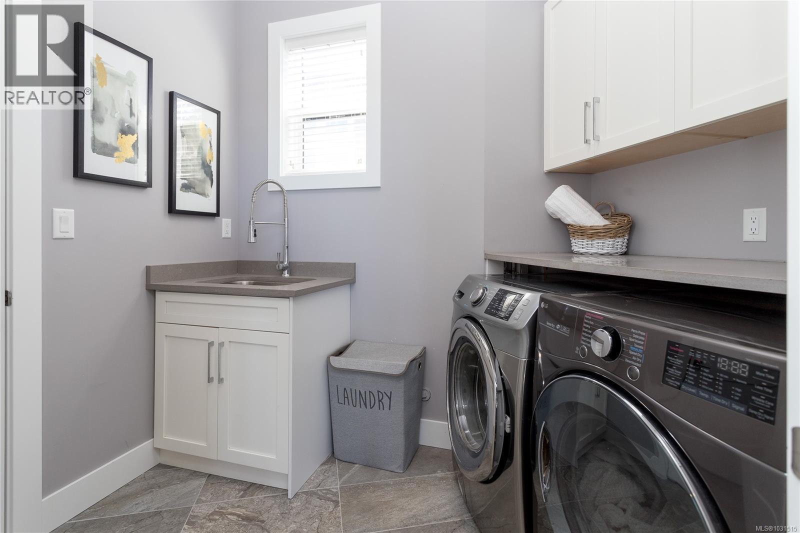 3408 Robson Pl - 35