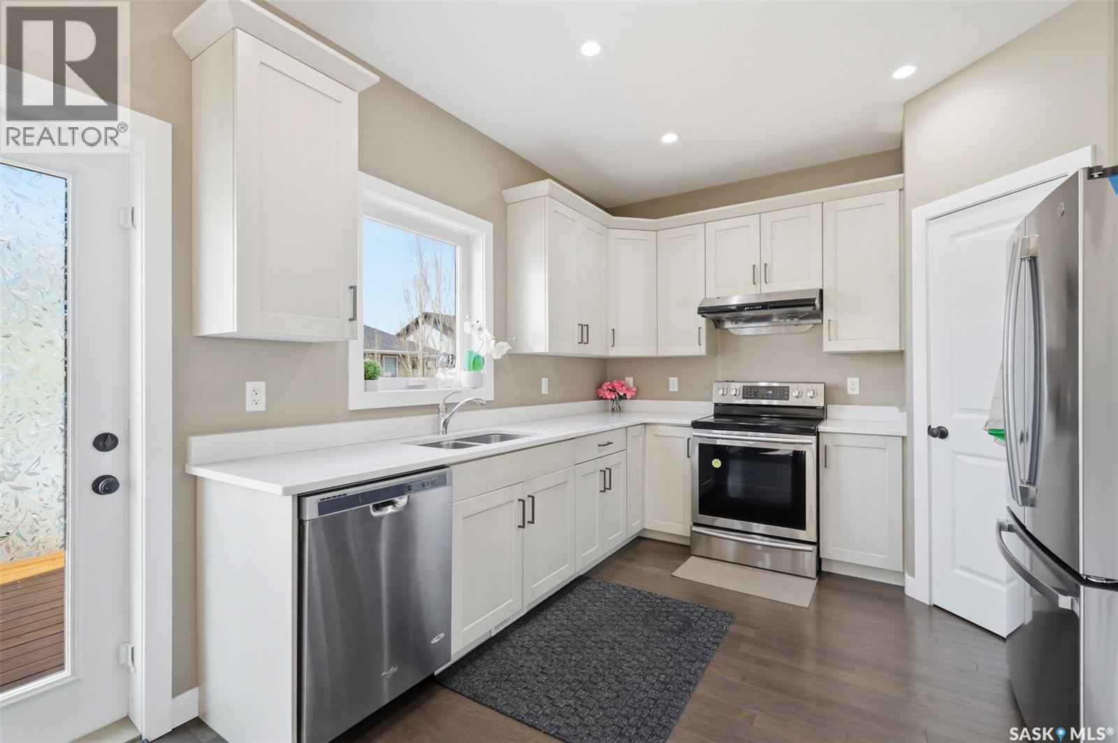 211 Baltzan BOULEVARD - 12