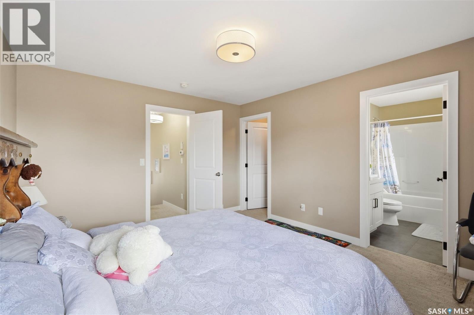 211 Baltzan BOULEVARD - 21