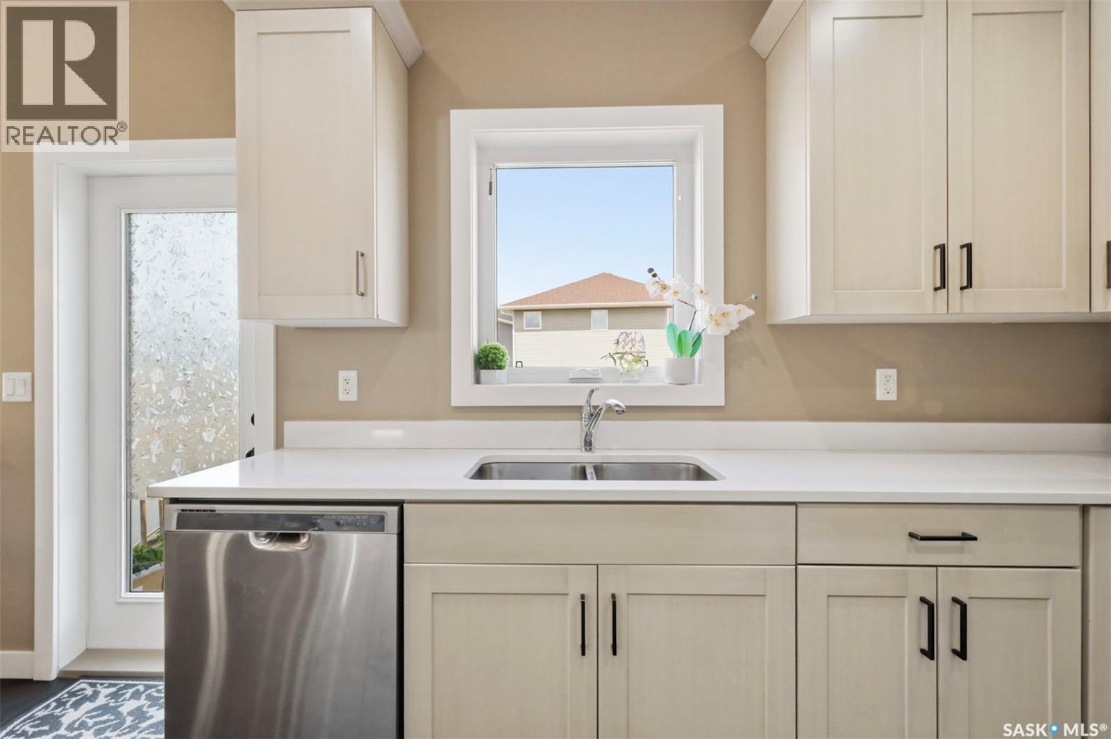 211 Baltzan BOULEVARD - 16