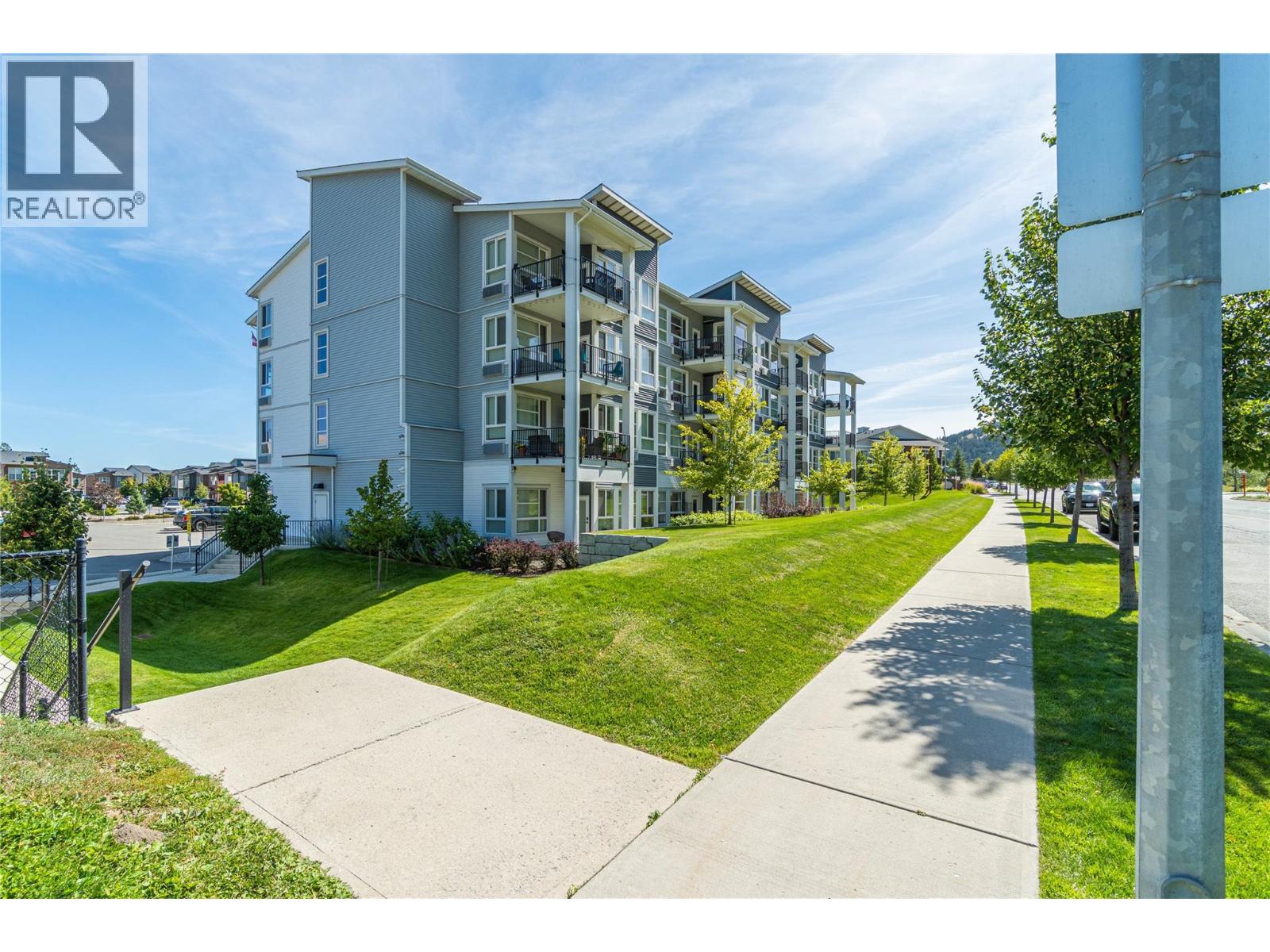 #312 1880 HUGH ALLAN Drive - 24