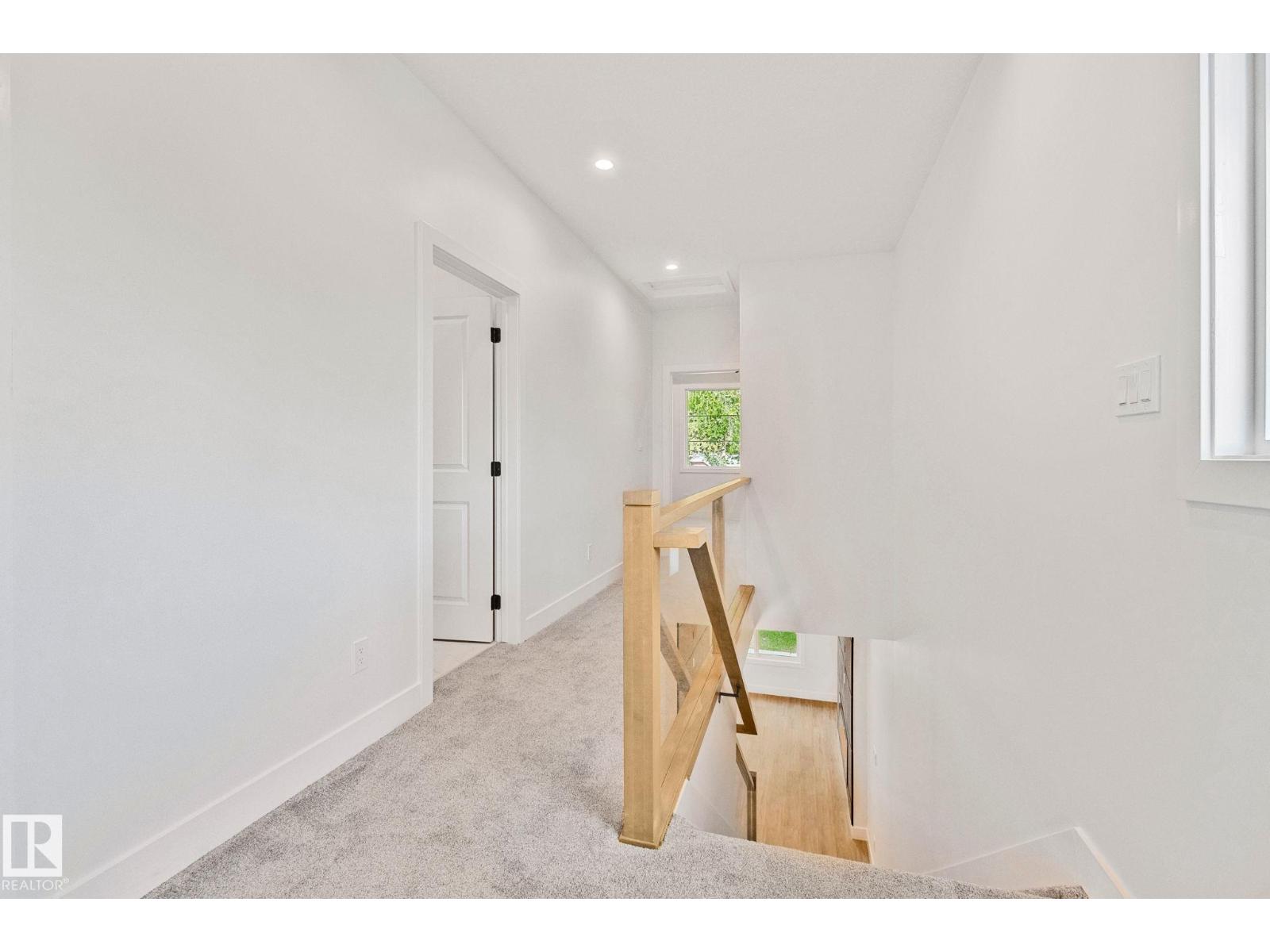 11138 126 ST E NW - 16