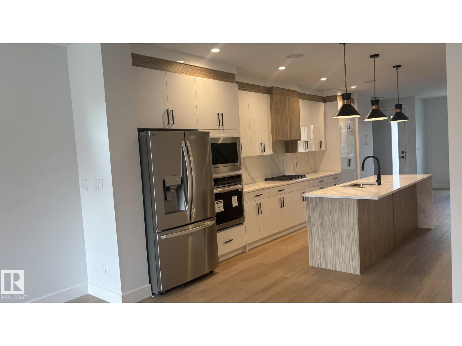11138 126 ST E NW - 11