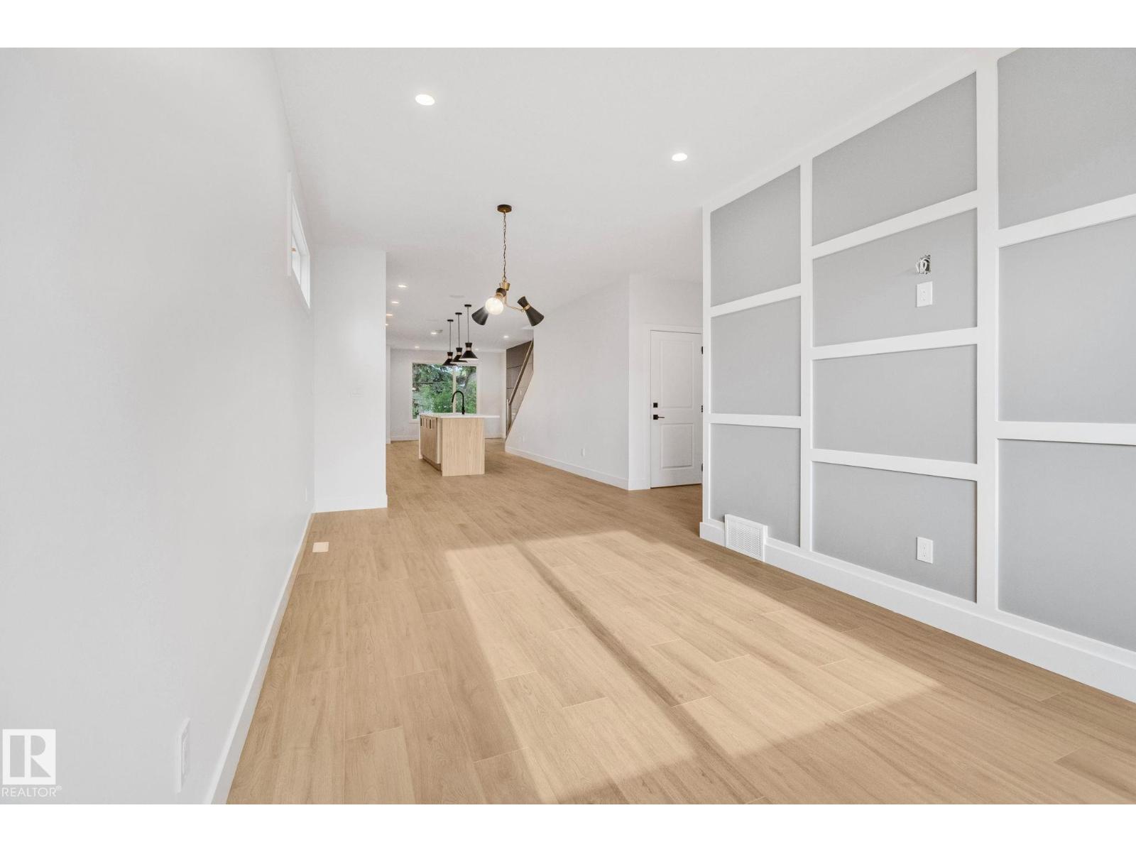 11138 126 ST E NW - 12