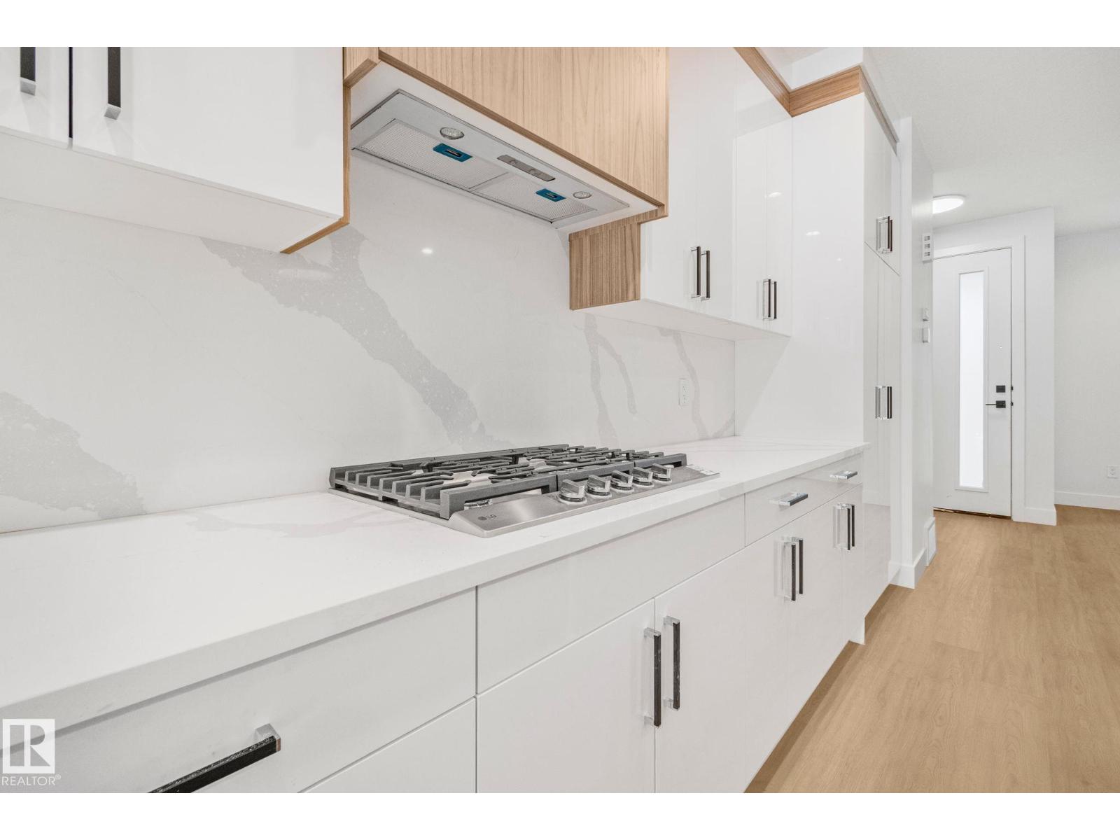 11138 126 ST E NW - 4