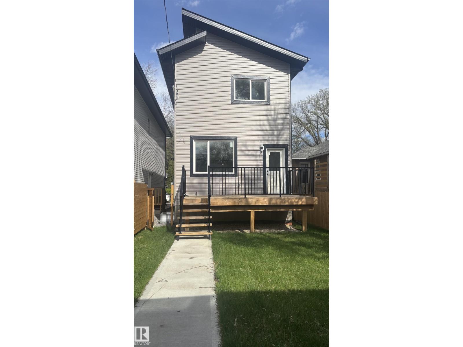 11138 126 ST E NW - 52
