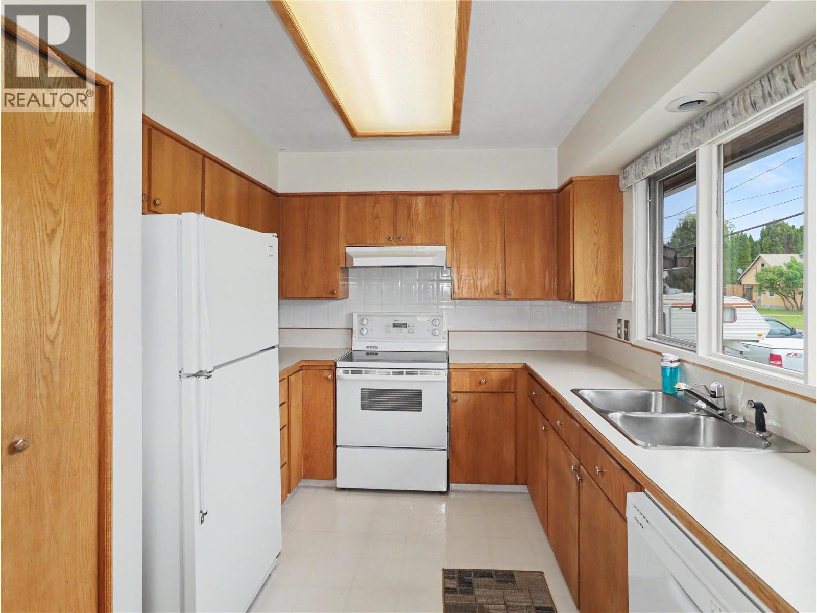 1677 77th Avenue - 8