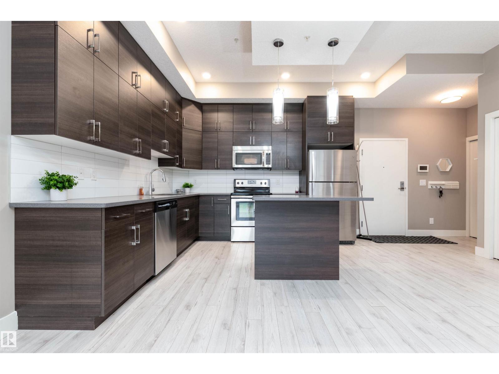 #105 10006 83 AV NW - 10