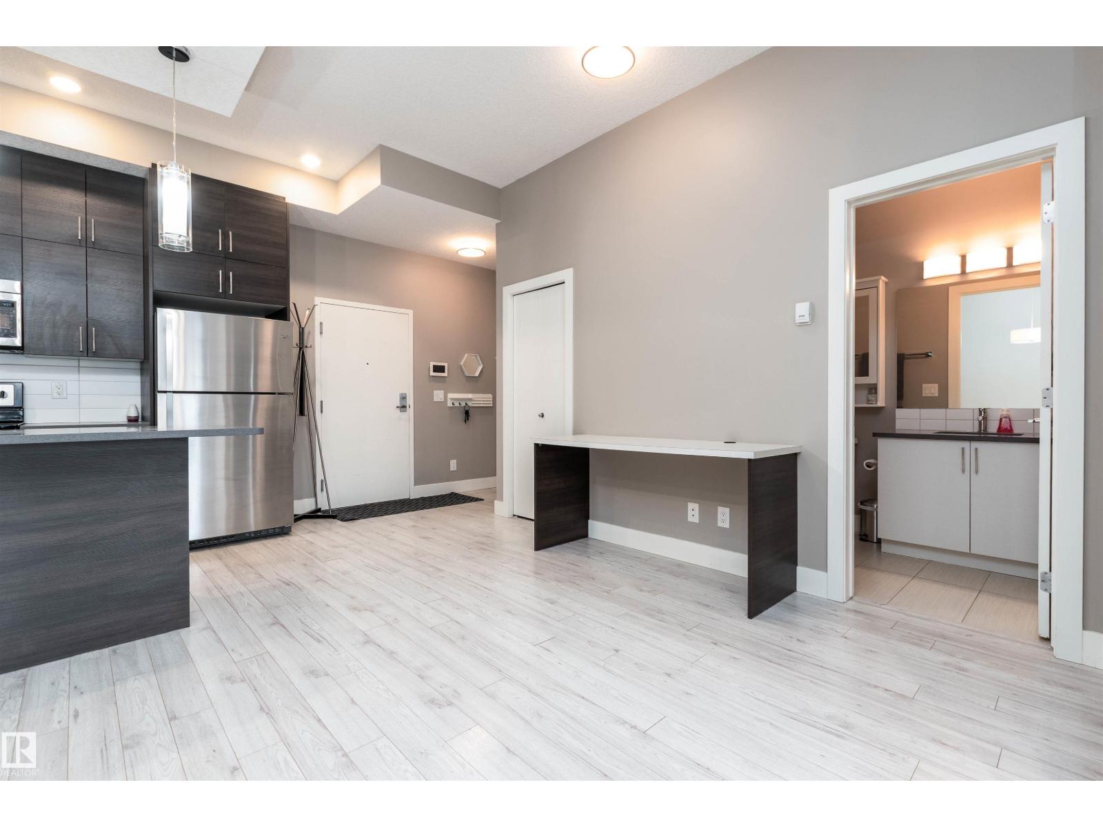 #105 10006 83 AV NW - 11