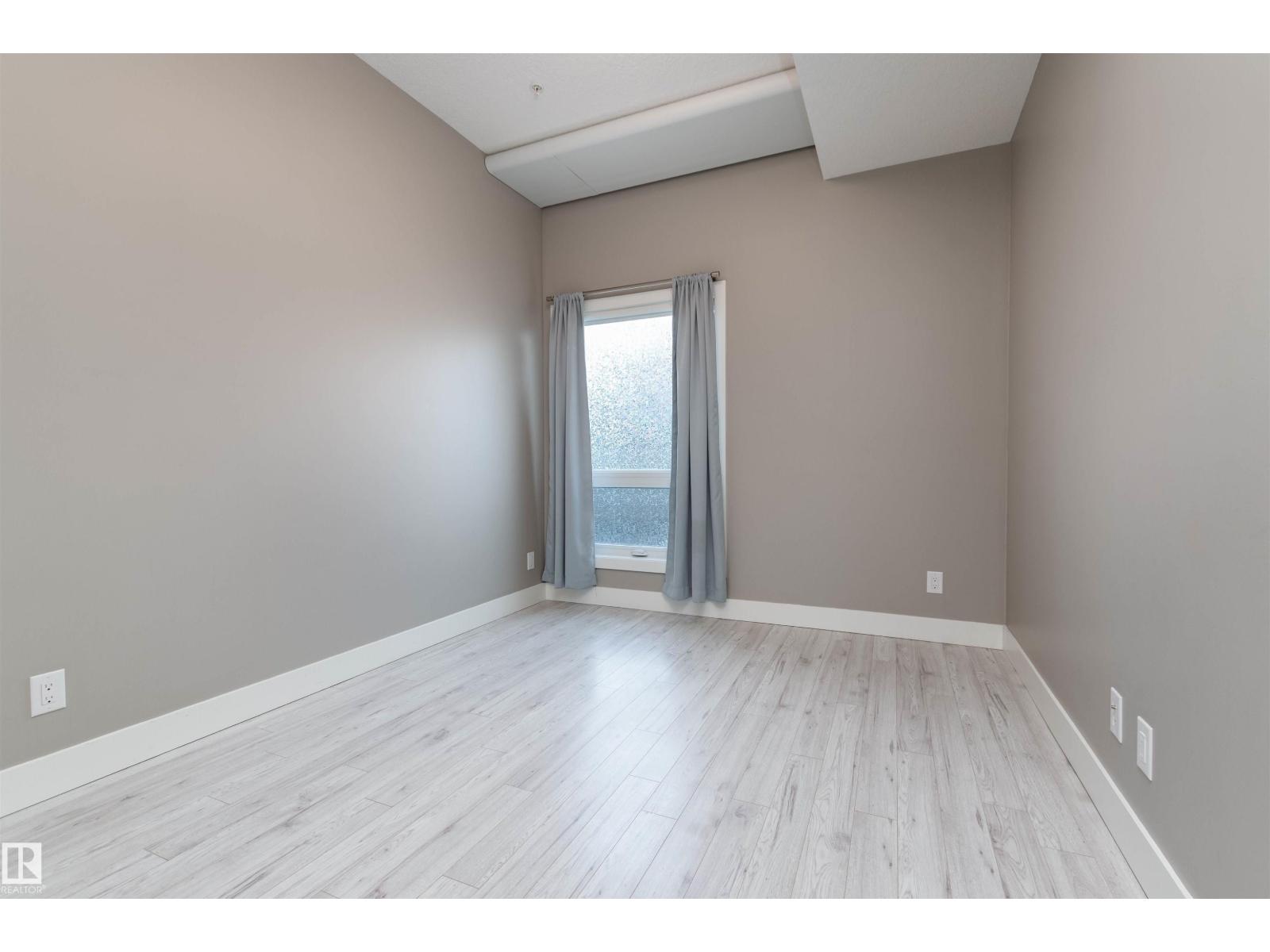 #105 10006 83 AV NW - 15