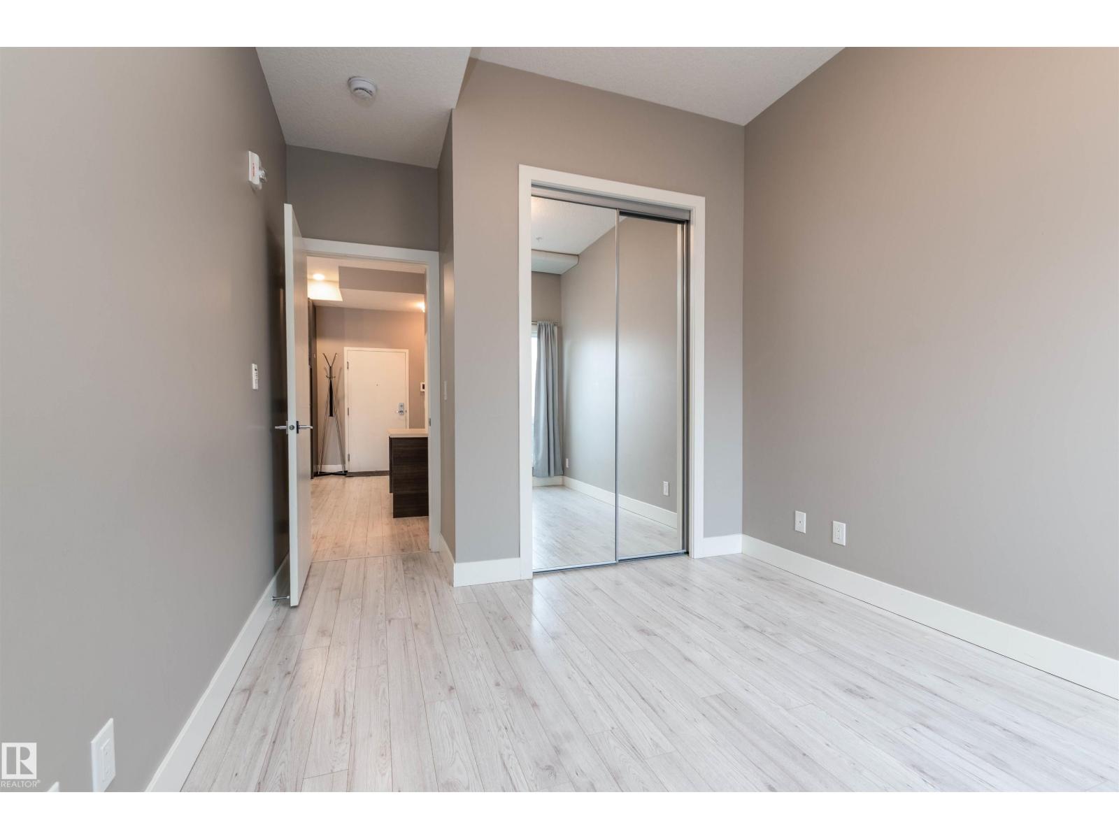 #105 10006 83 AV NW - 16