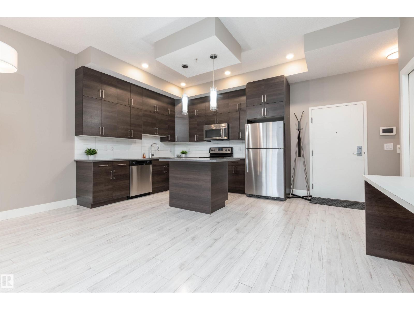 #105 10006 83 AV NW - 17