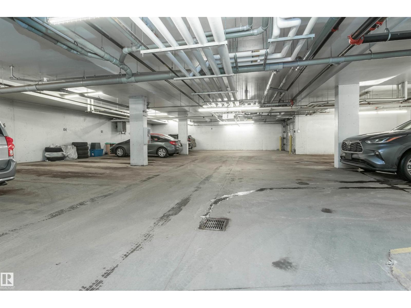 #105 10006 83 AV NW - 26