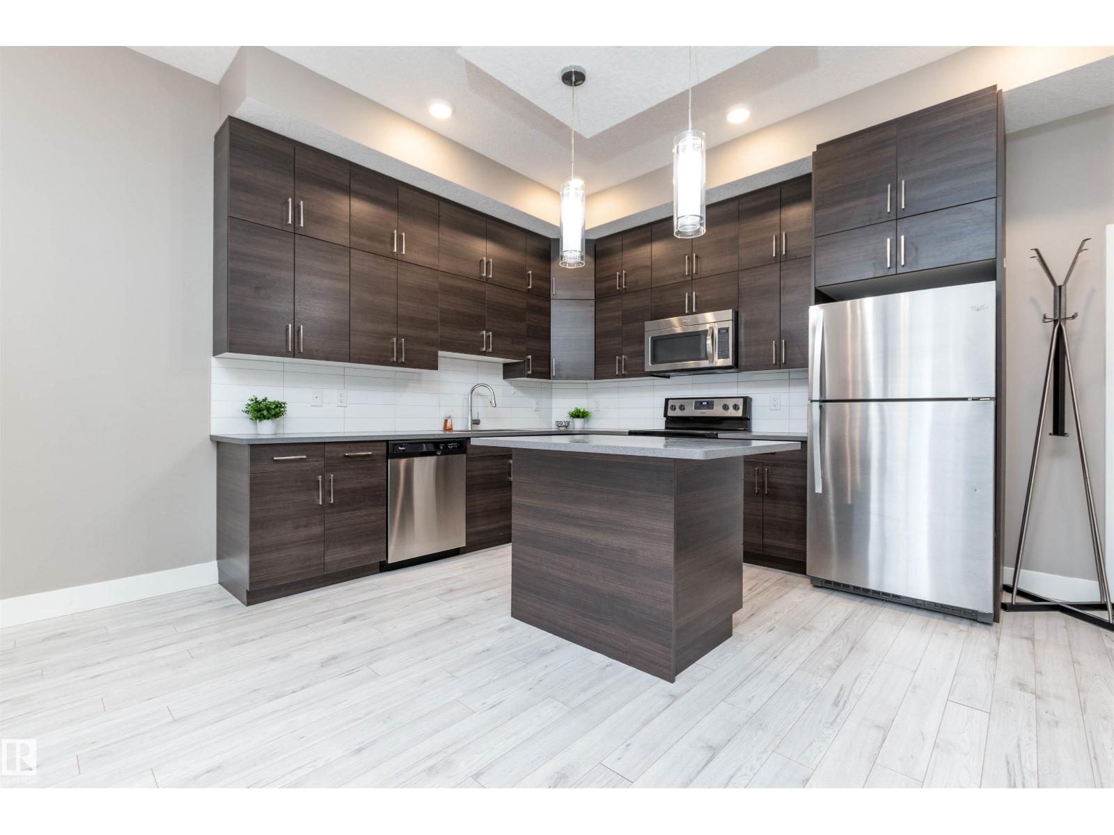 #105 10006 83 AV NW - 7