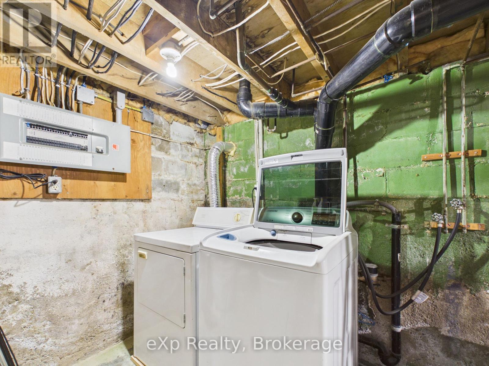 419 COLBORNE STREET - 23