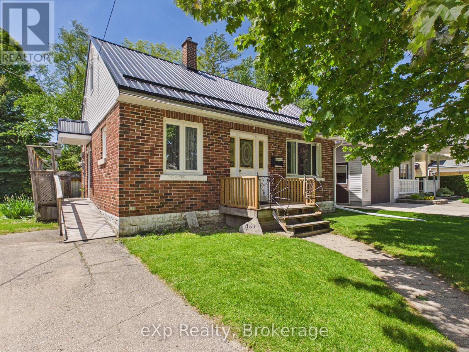 419 COLBORNE STREET - 4