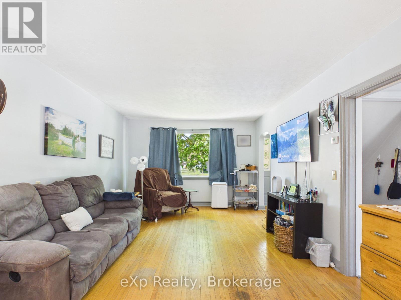 419 COLBORNE STREET - 5