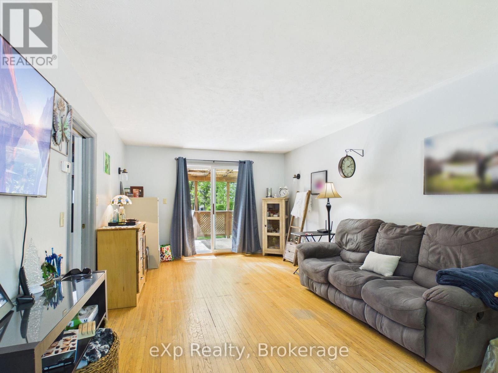 419 COLBORNE STREET - 6