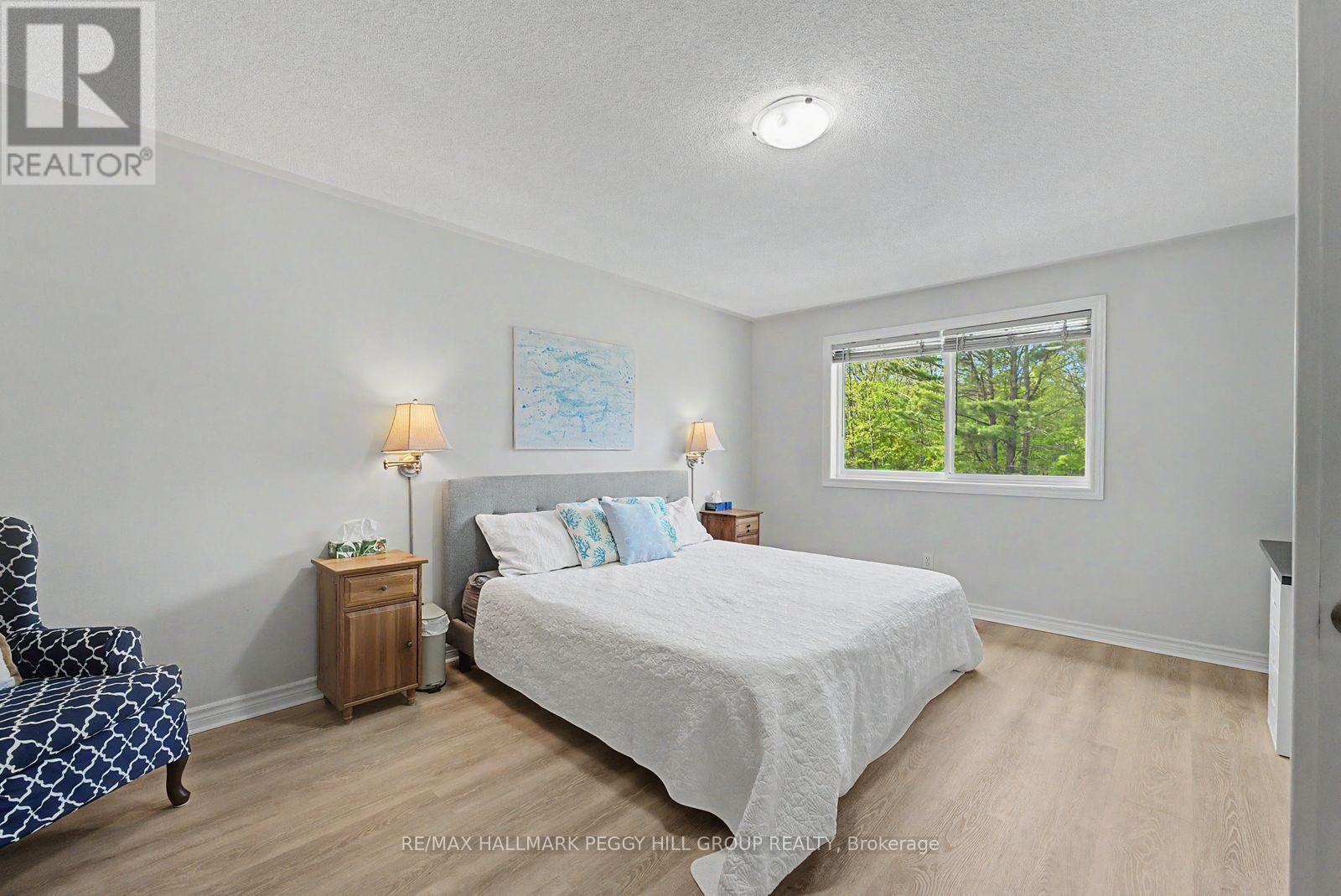 26 KENWELL CRESCENT - 12