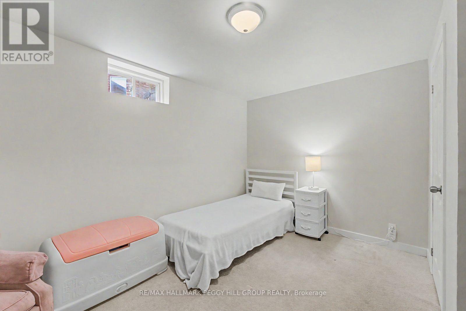 26 KENWELL CRESCENT - 18