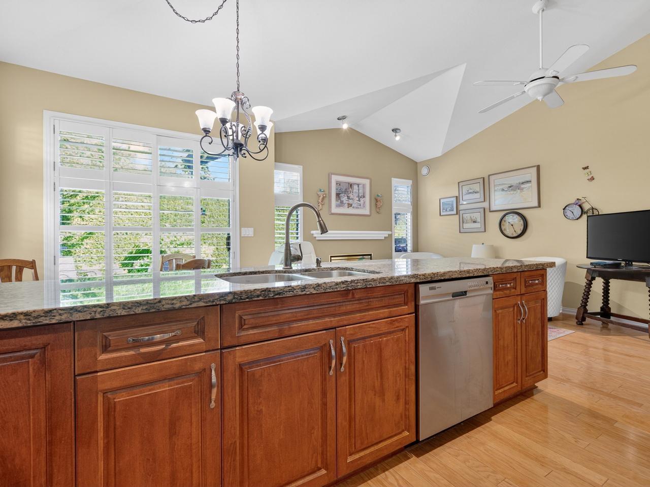 2 Bed, 2 Bath House for Sale in Surrey – 7 15020 27A AVENUE, Surrey – MLS# R3128636 - Image 17