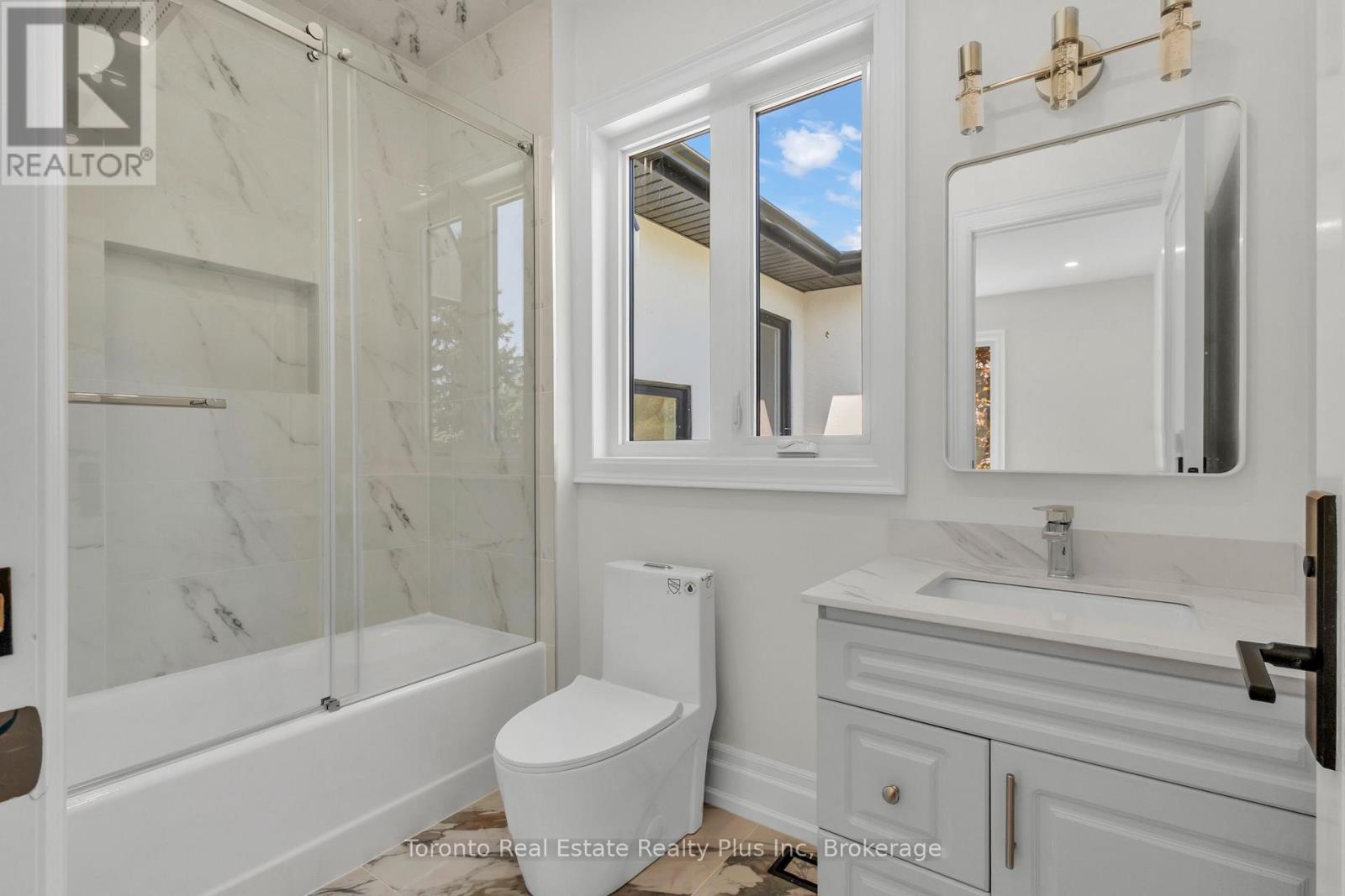 25 CRONIN DRIVE - 18