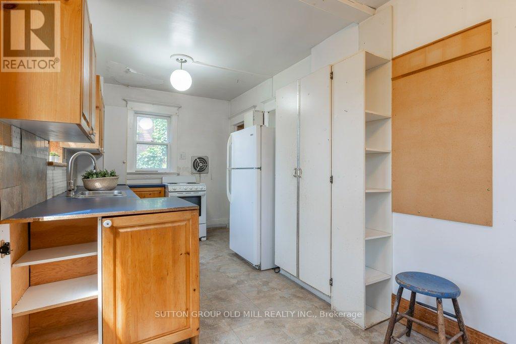 19 BIGGAR AVENUE - 12