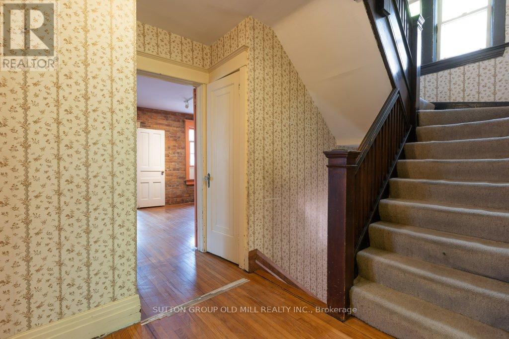 19 BIGGAR AVENUE - 25