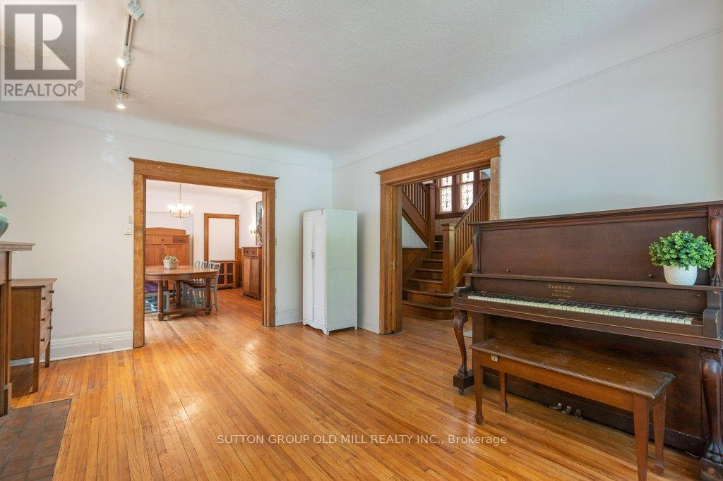 19 BIGGAR AVENUE - 7