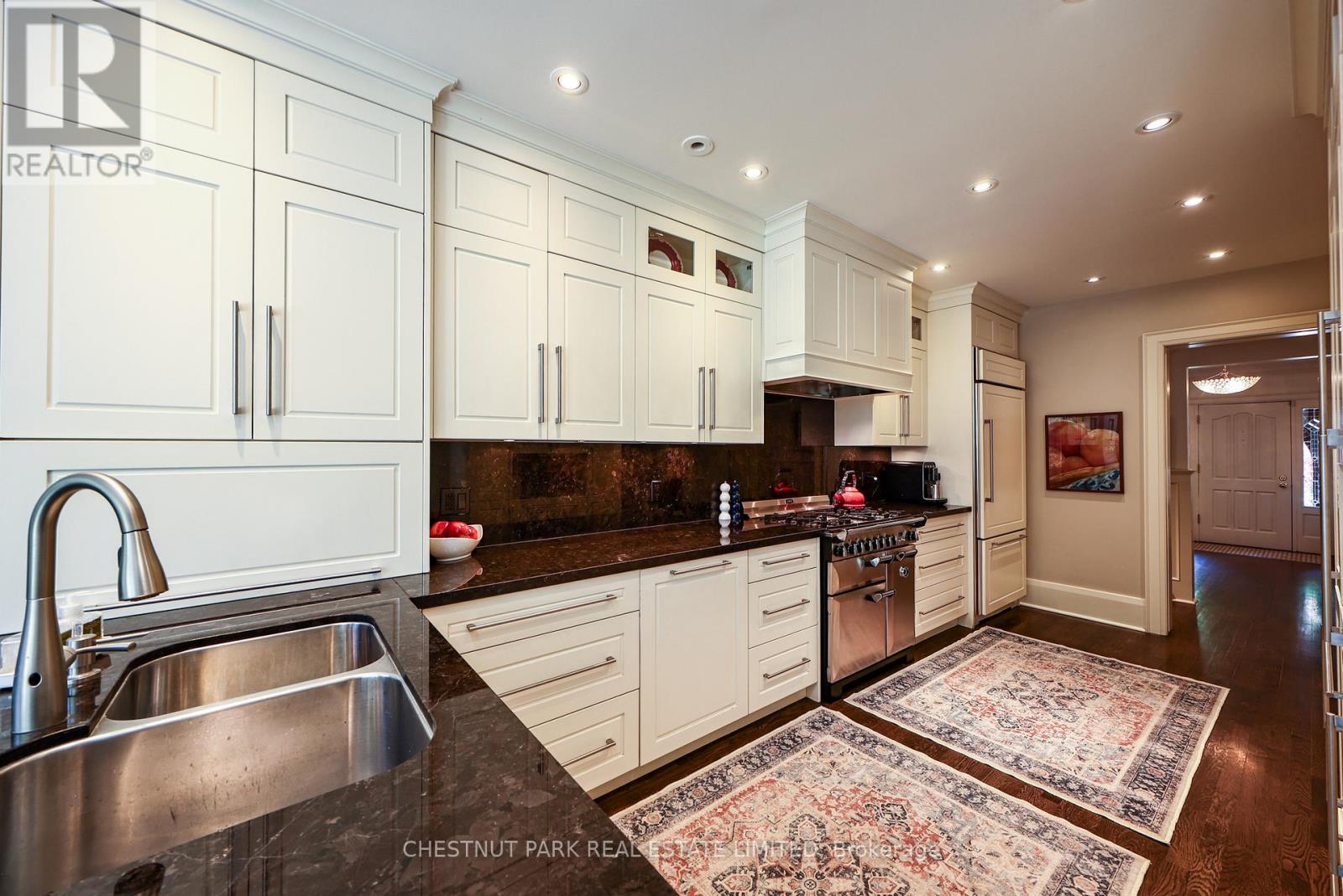 111 GLENVIEW AVENUE - 17