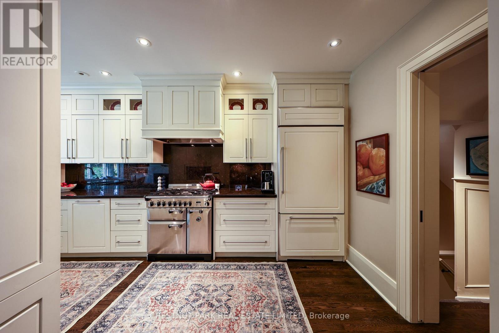 111 GLENVIEW AVENUE - 18