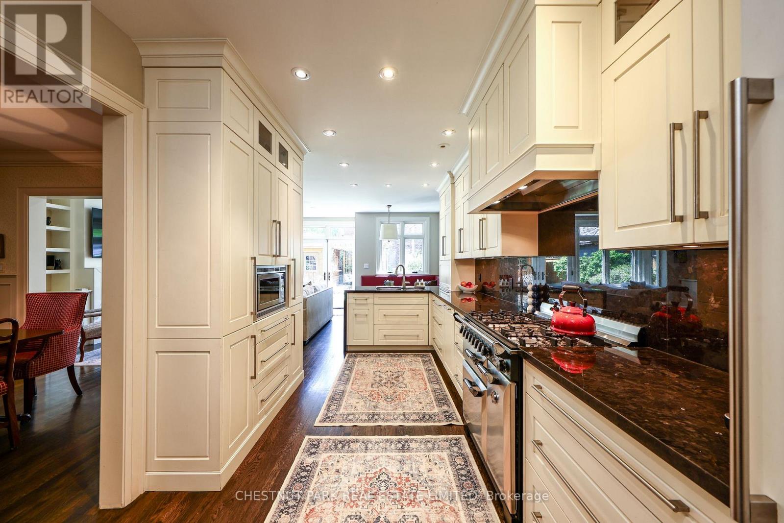 111 GLENVIEW AVENUE - 19