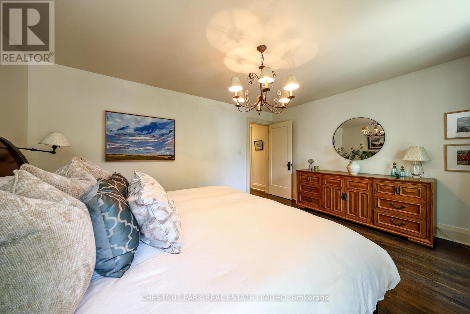 111 GLENVIEW AVENUE - 25