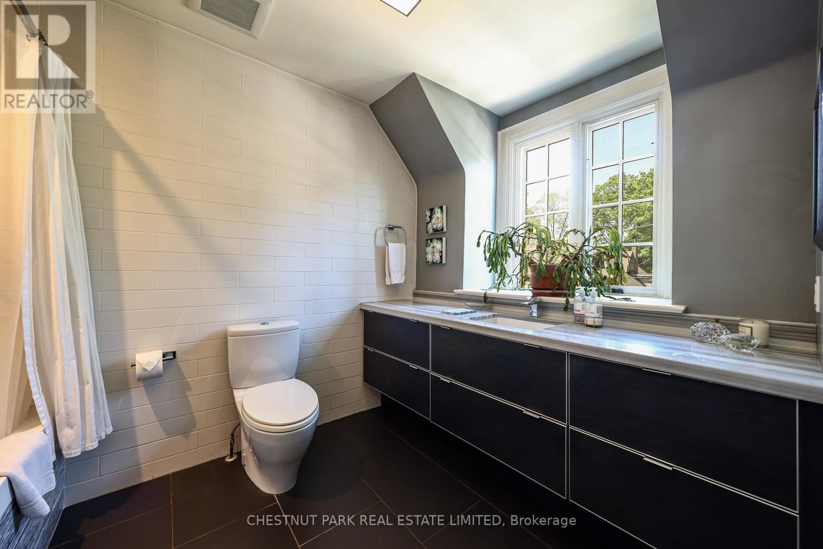 111 GLENVIEW AVENUE - 31