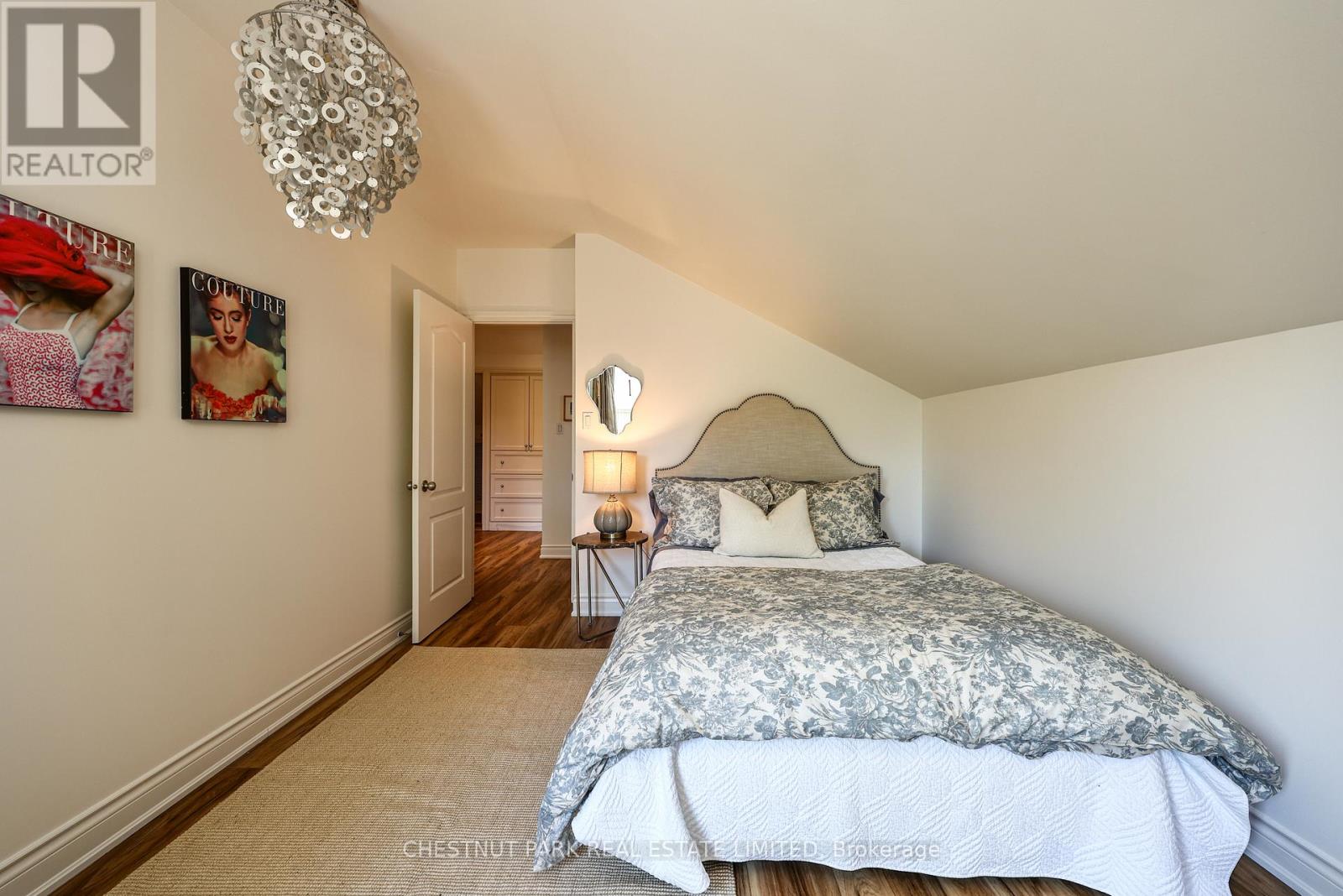 111 GLENVIEW AVENUE - 36
